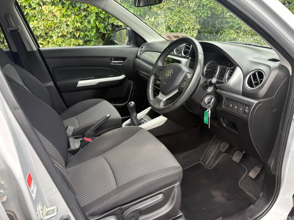 Suzuki Vitara SUV, Petrol, 2017, Grey