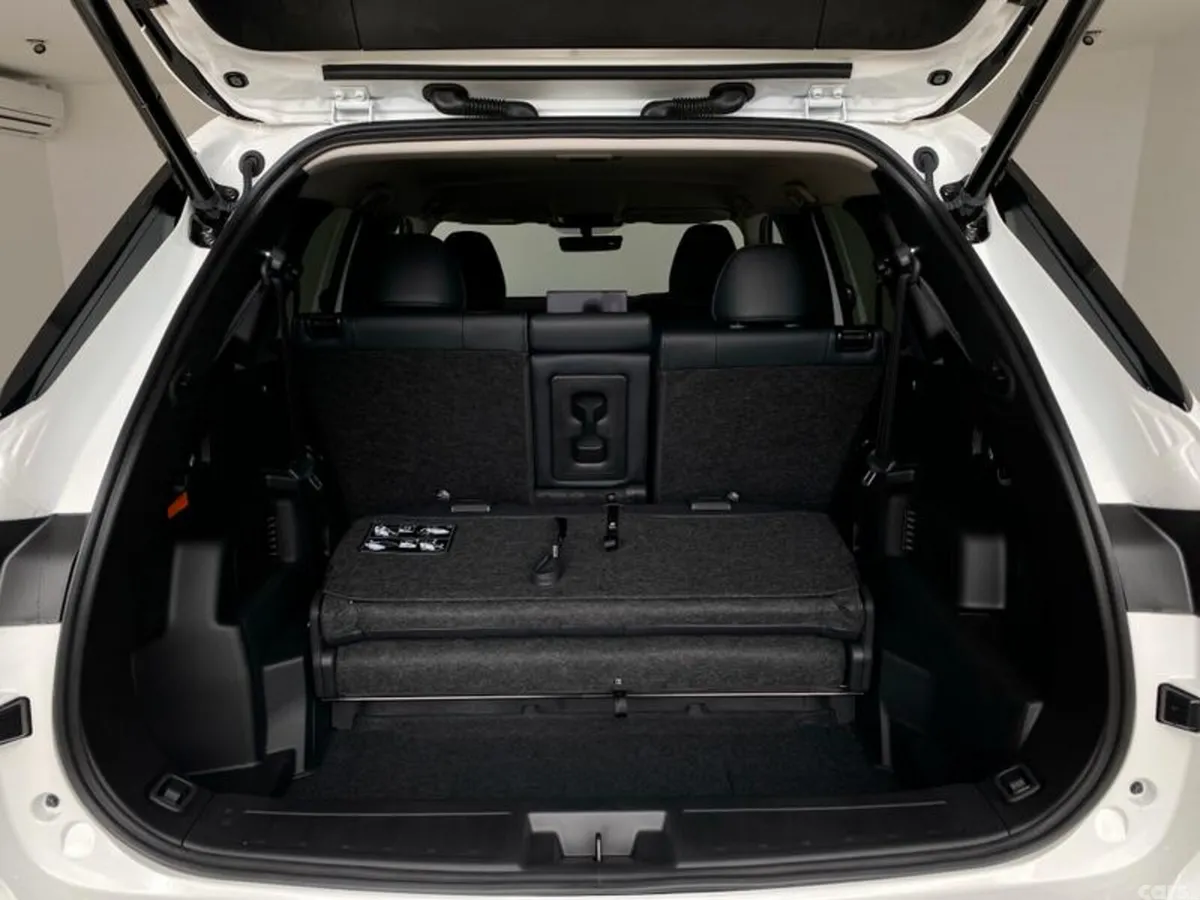 Mitsubishi Outlander SUV, Petrol Hybrid, 2026, White