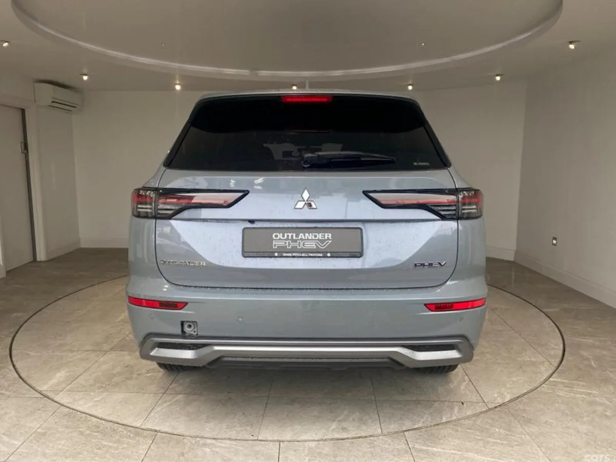 Mitsubishi Outlander SUV, Petrol Hybrid, 2026, Grey
