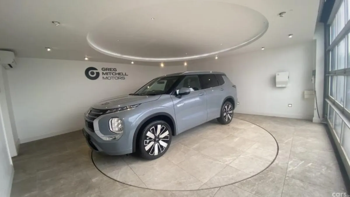 Mitsubishi Outlander SUV, Petrol Hybrid, 2026, Grey
