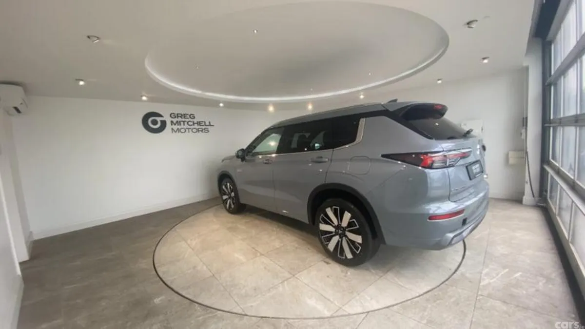 Mitsubishi Outlander SUV, Petrol Hybrid, 2026, Grey
