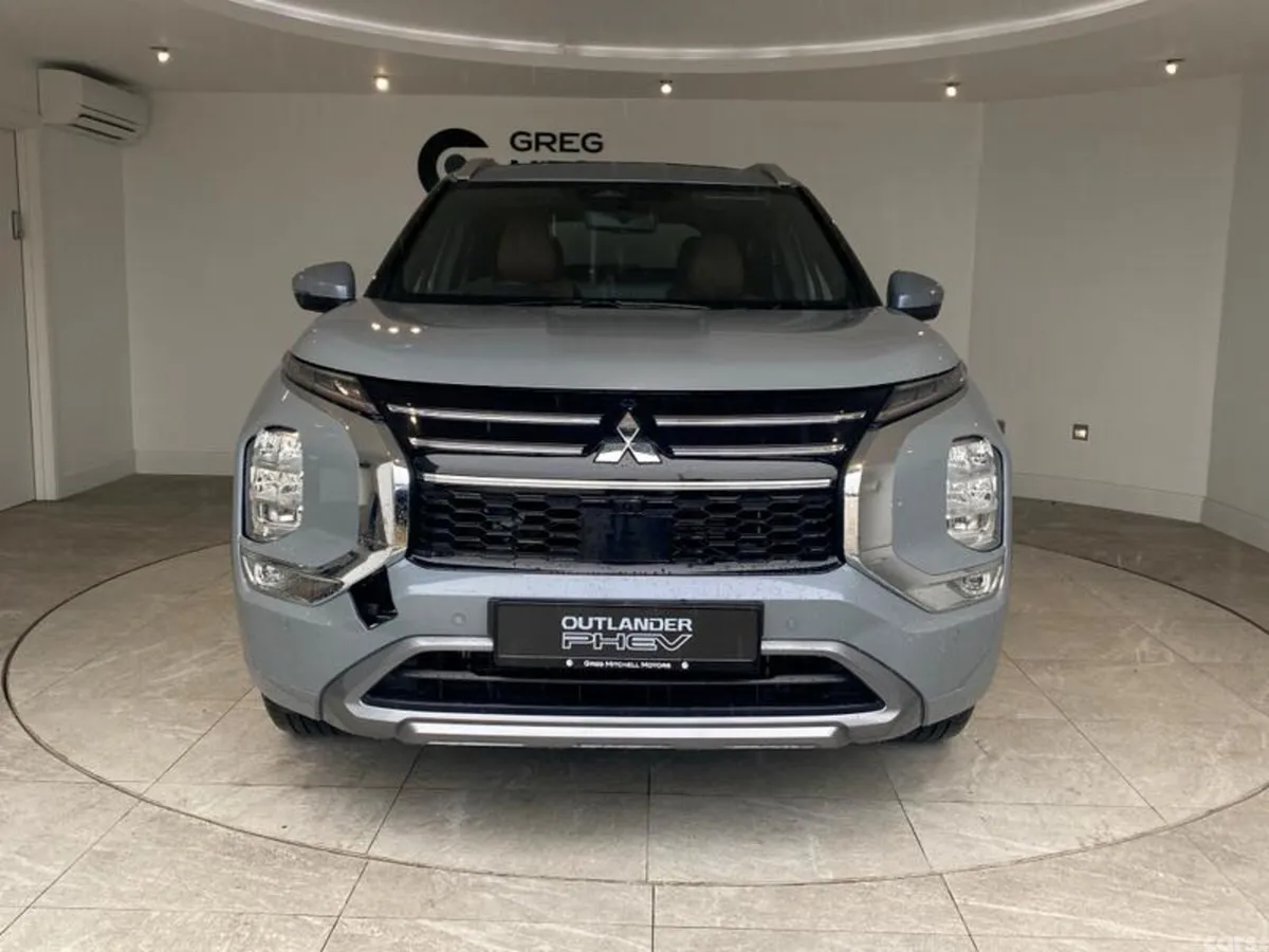 Mitsubishi Outlander SUV, Petrol Hybrid, 2026, Grey