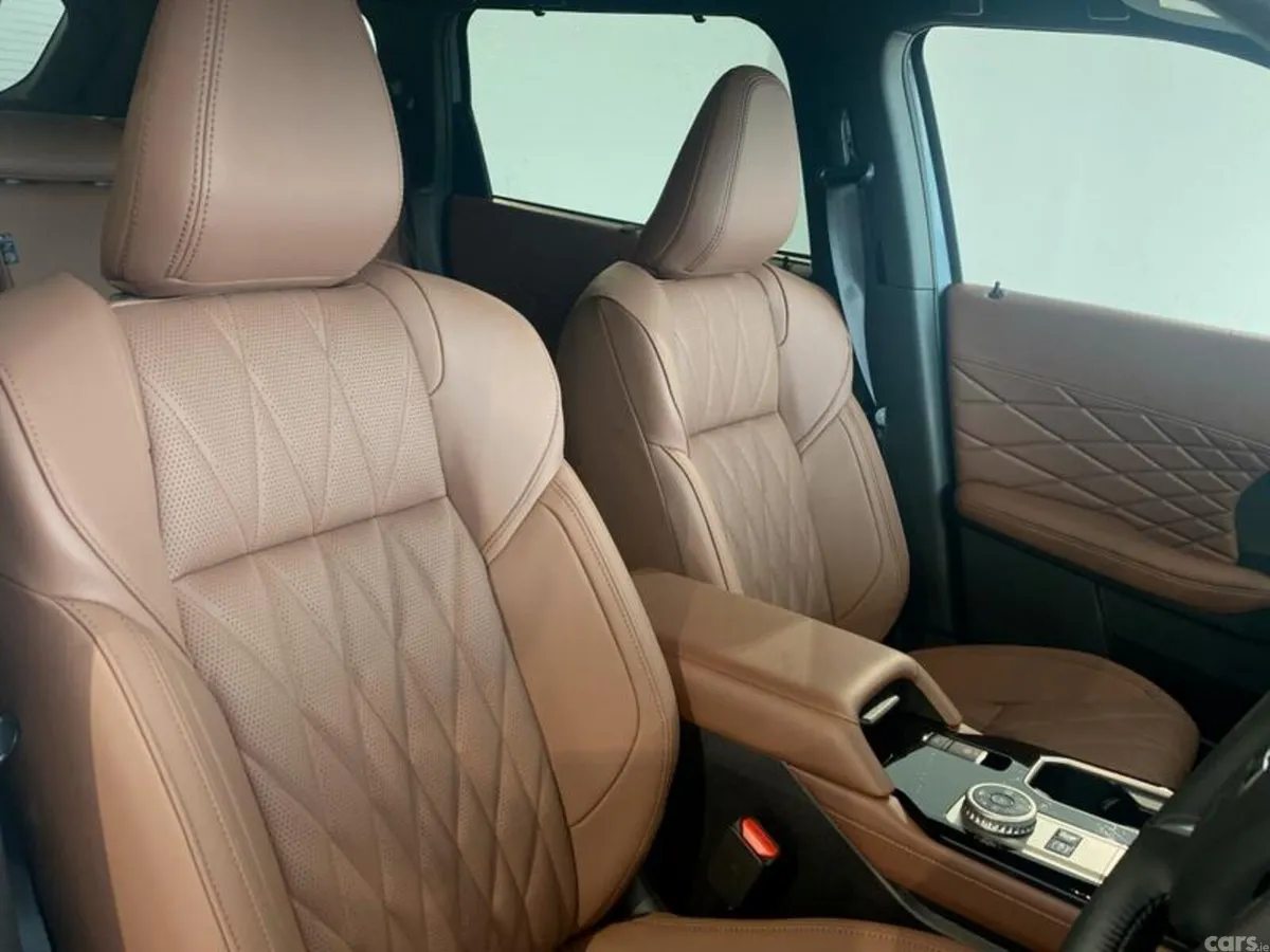 Mitsubishi Outlander SUV, Petrol Hybrid, 2026, Grey