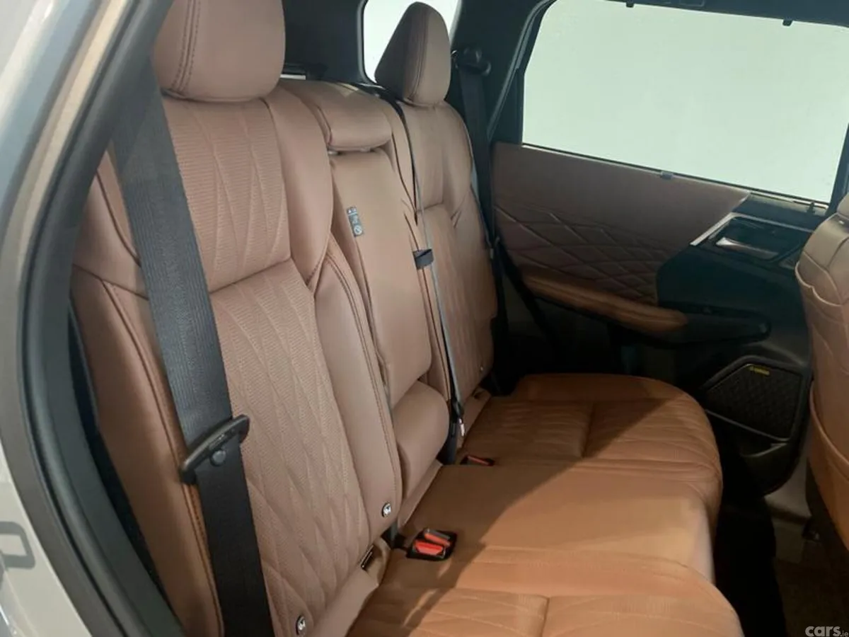Mitsubishi Outlander SUV, Petrol Hybrid, 2026, Grey