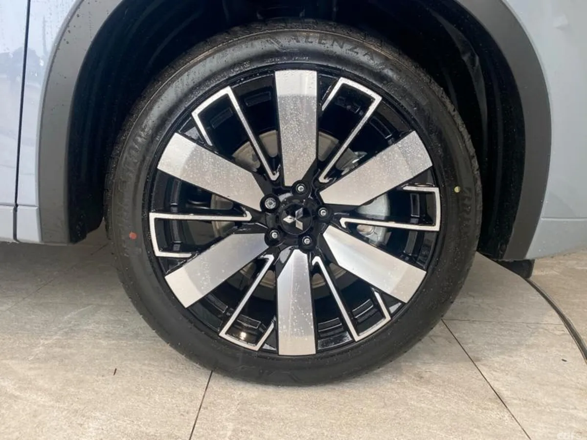 Mitsubishi Outlander SUV, Petrol Hybrid, 2026, Grey