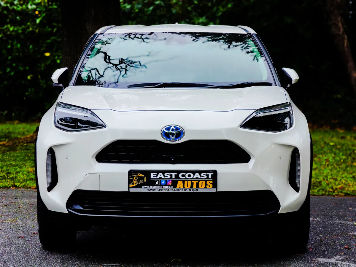 Toyota Yaris Cross Estate, Petrol Hybrid, 2021, White