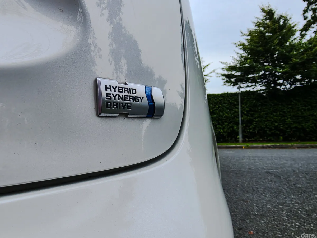 Toyota Yaris Cross Estate, Petrol Hybrid, 2021, White