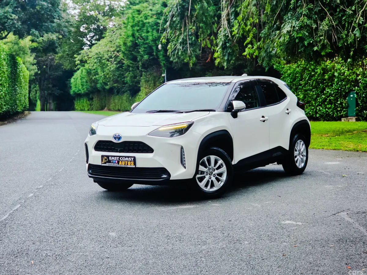 Toyota Yaris Cross Estate, Petrol Hybrid, 2021, White