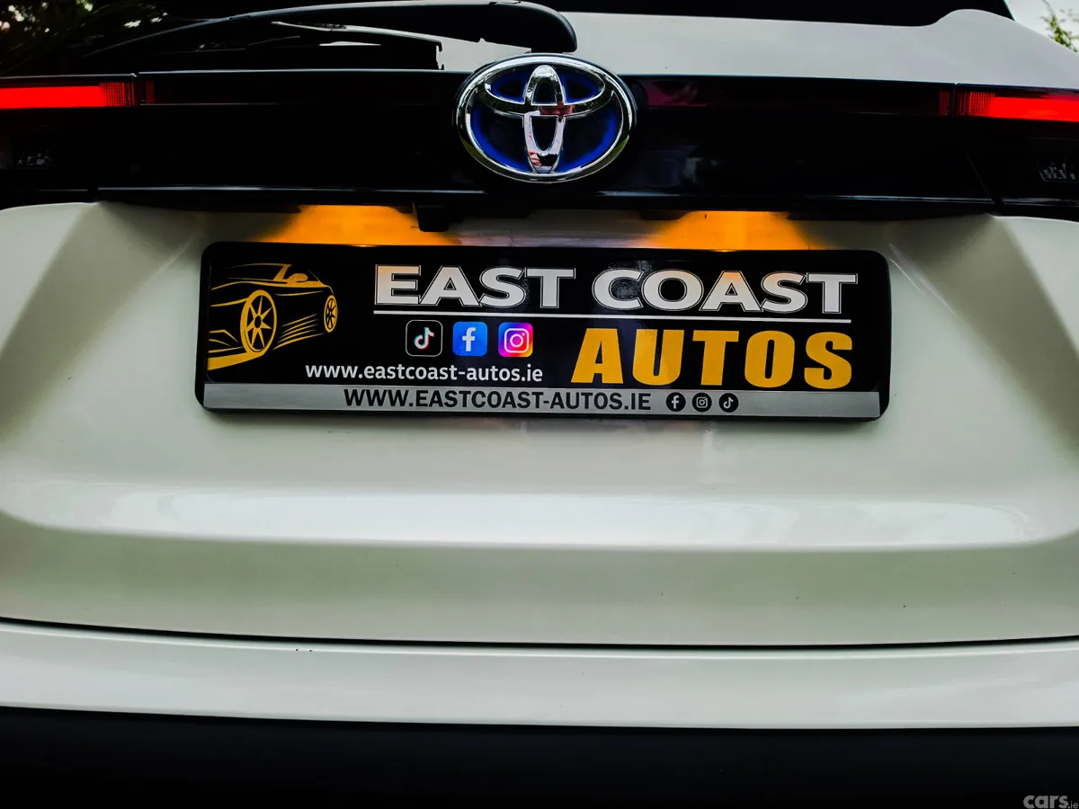 Toyota Yaris Cross Estate, Petrol Hybrid, 2021, White