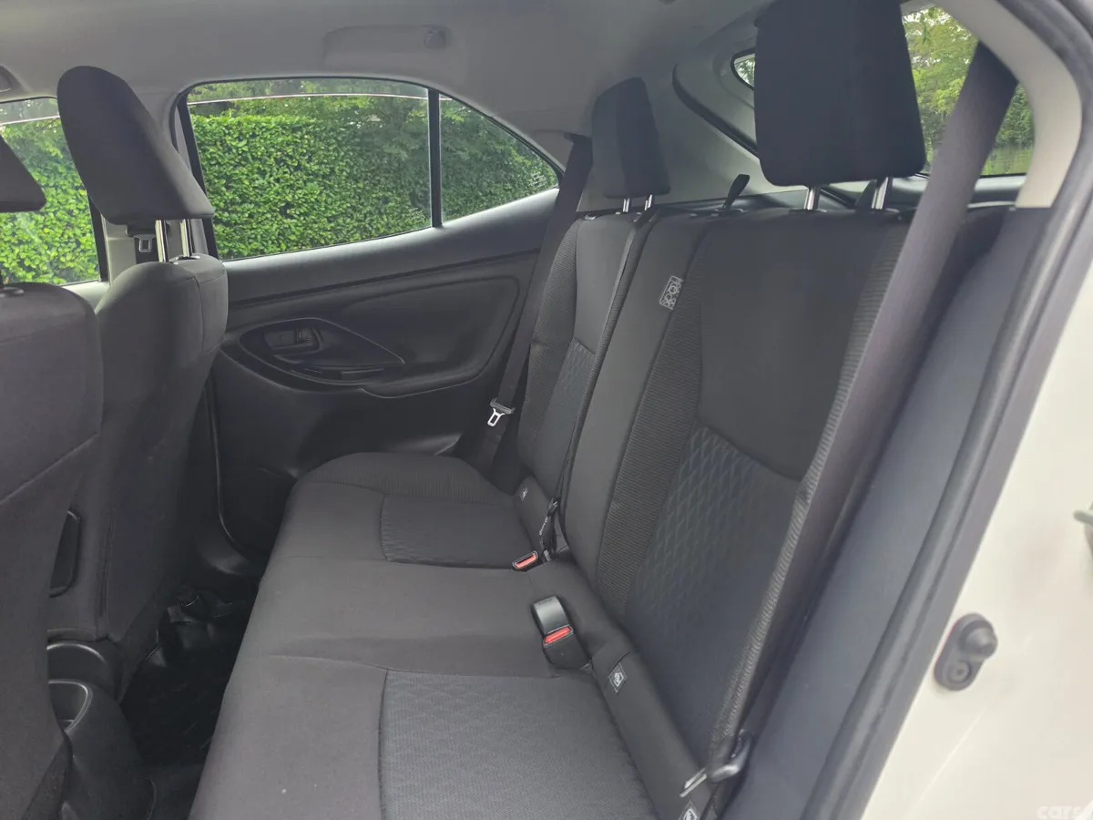 Toyota Yaris Cross Estate, Petrol Hybrid, 2021, White