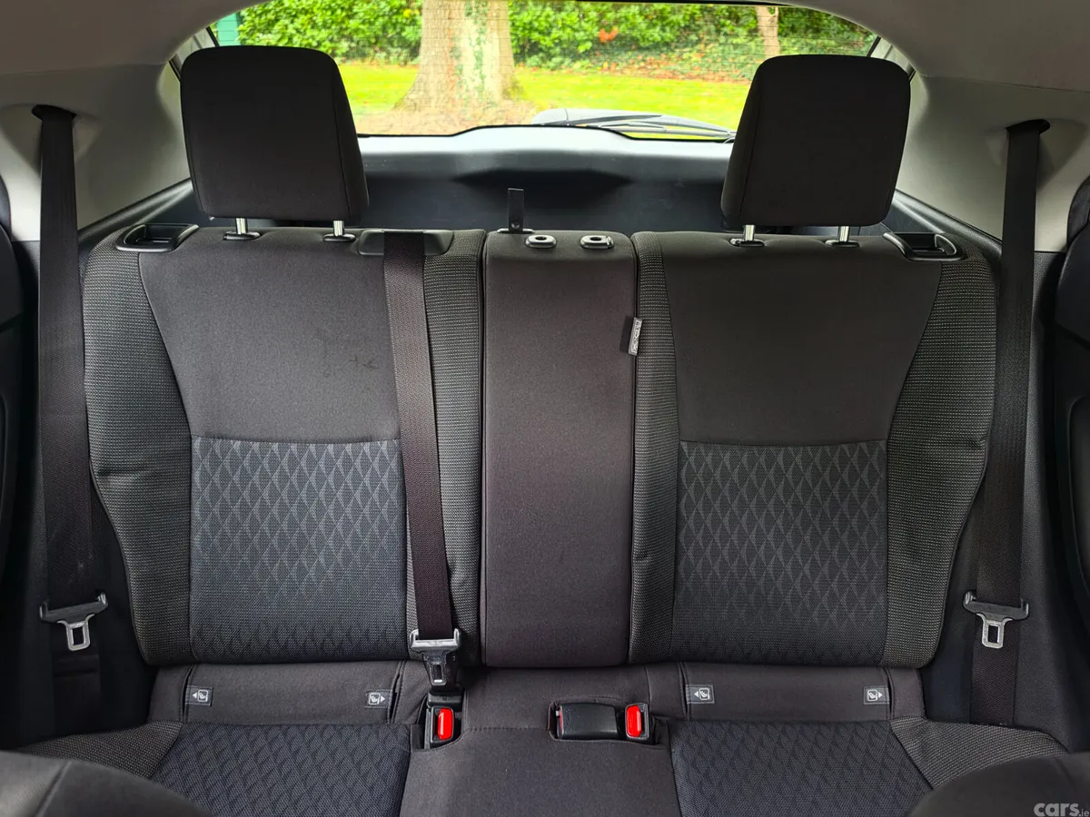 Toyota Yaris Cross Estate, Petrol Hybrid, 2021, White