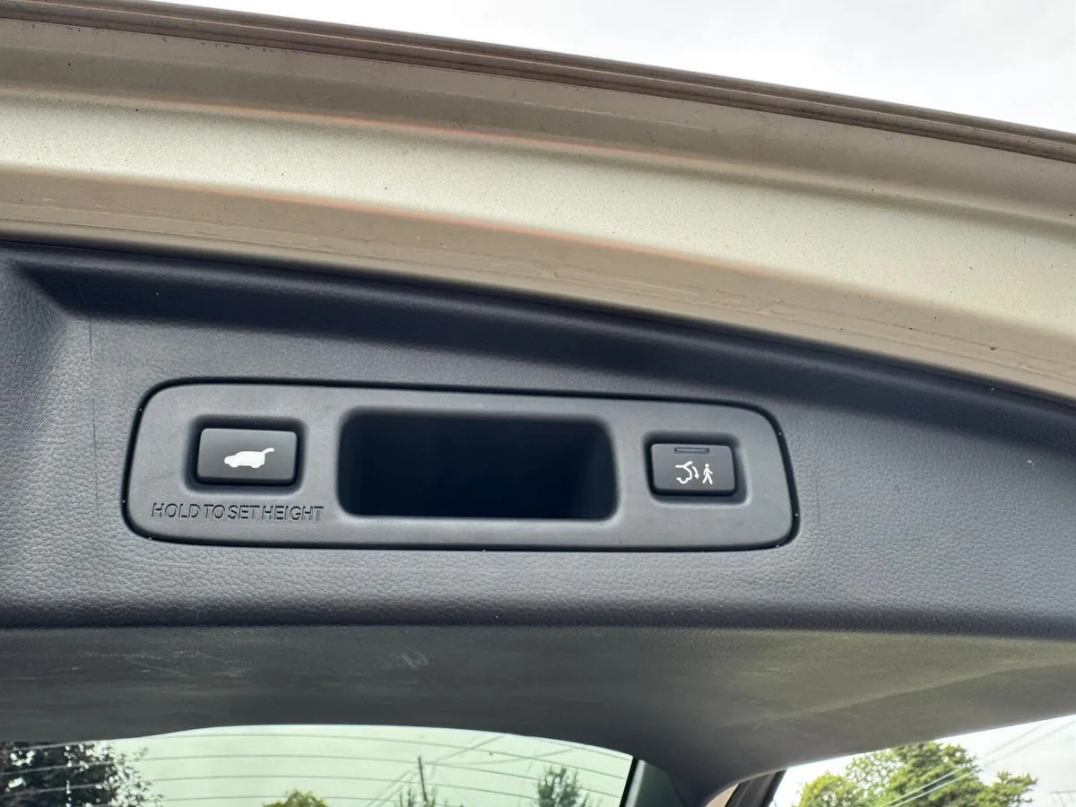 Honda CR-V SUV, Petrol Plug-in Hybrid, 2024, Gold