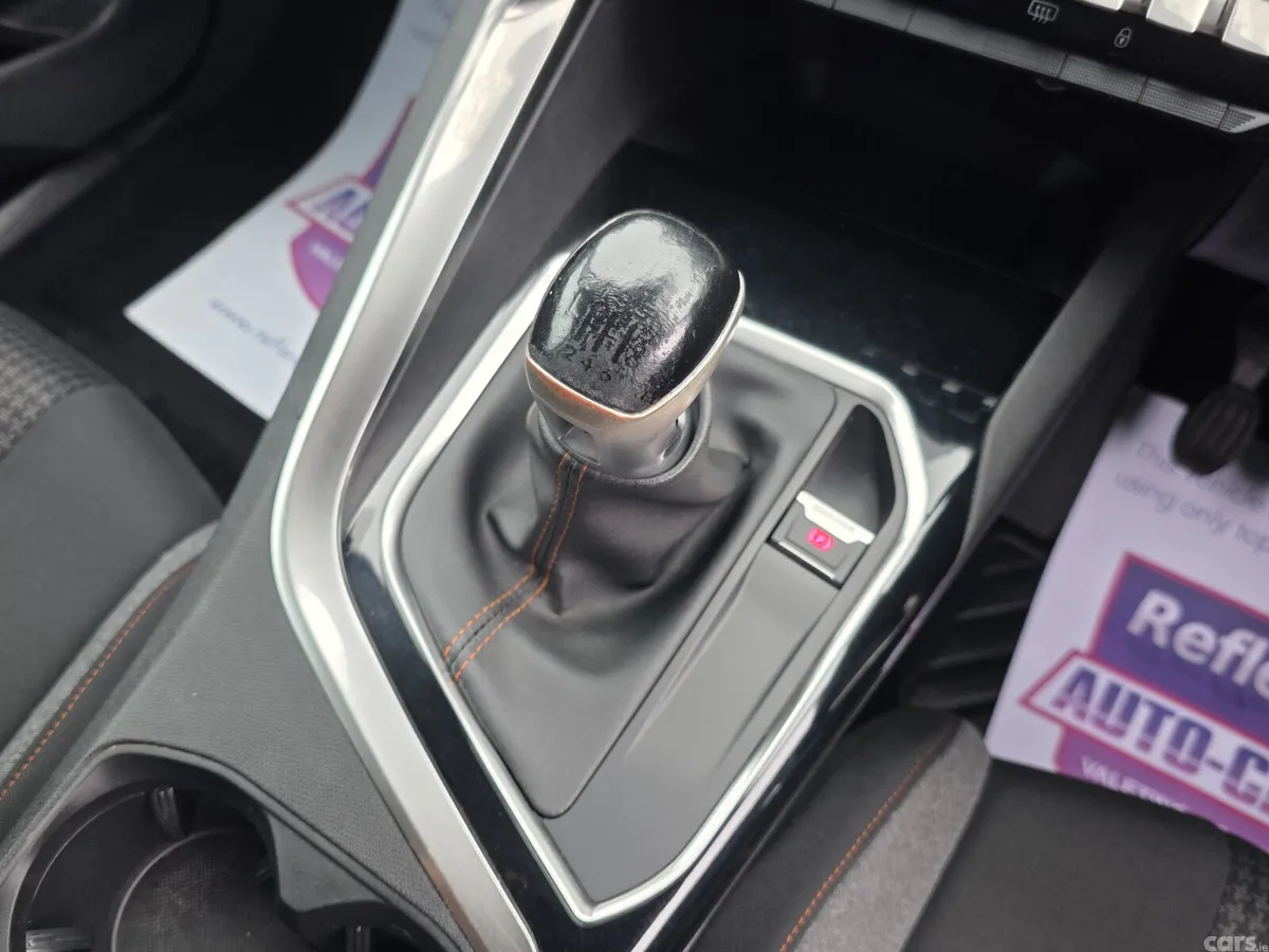 Peugeot 3008 SUV, Petrol, 2019, Blue