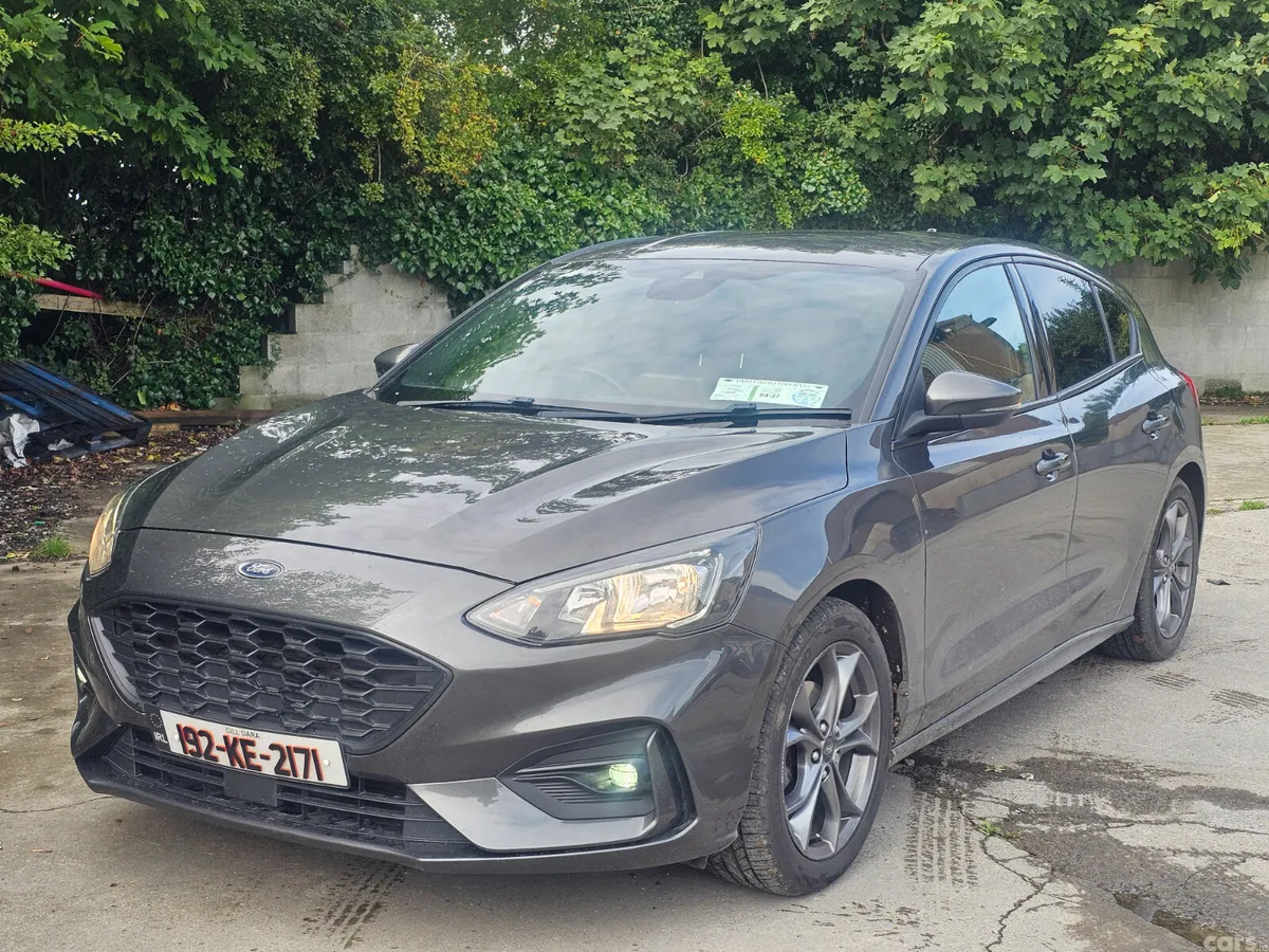 Ford Focus Hatchback, Petrol, 2019, Grey