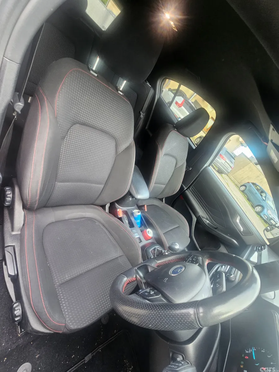Ford Focus Hatchback, Petrol, 2019, Grey