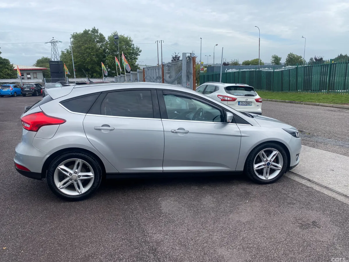 Ford Focus Hatchback, Petrol, 2017, Silver