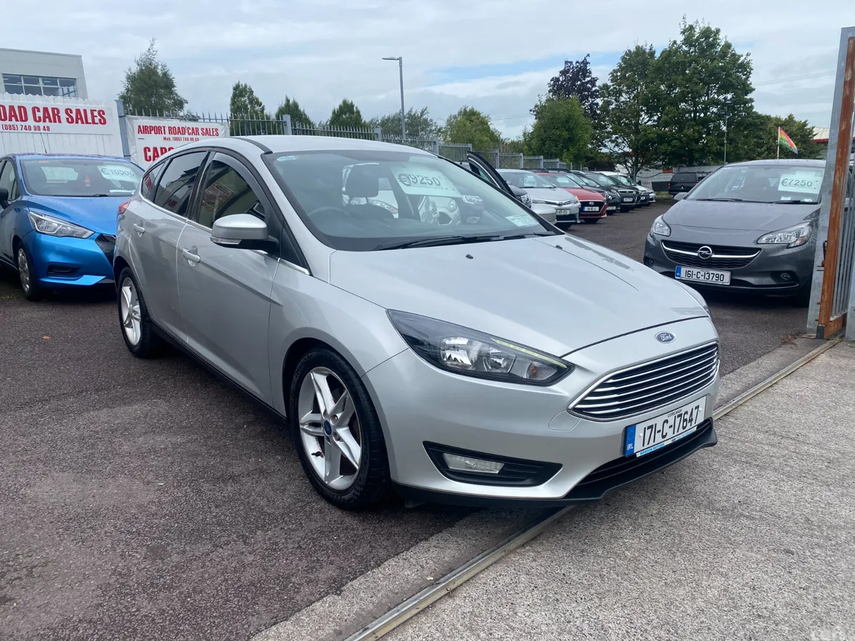 Ford Focus Hatchback, Petrol, 2017, Silver