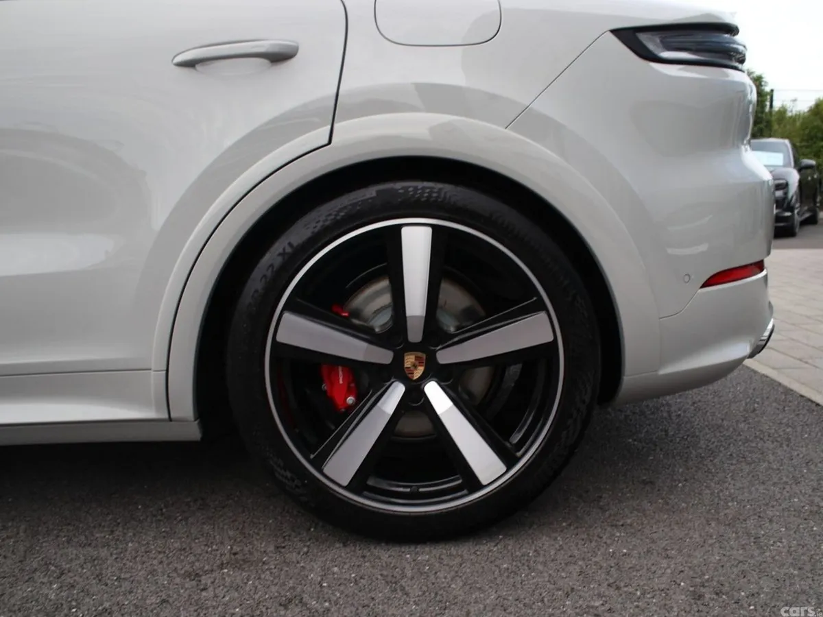 Porsche Cayenne SUV, Petrol Plug-in Hybrid, 2026, Grey