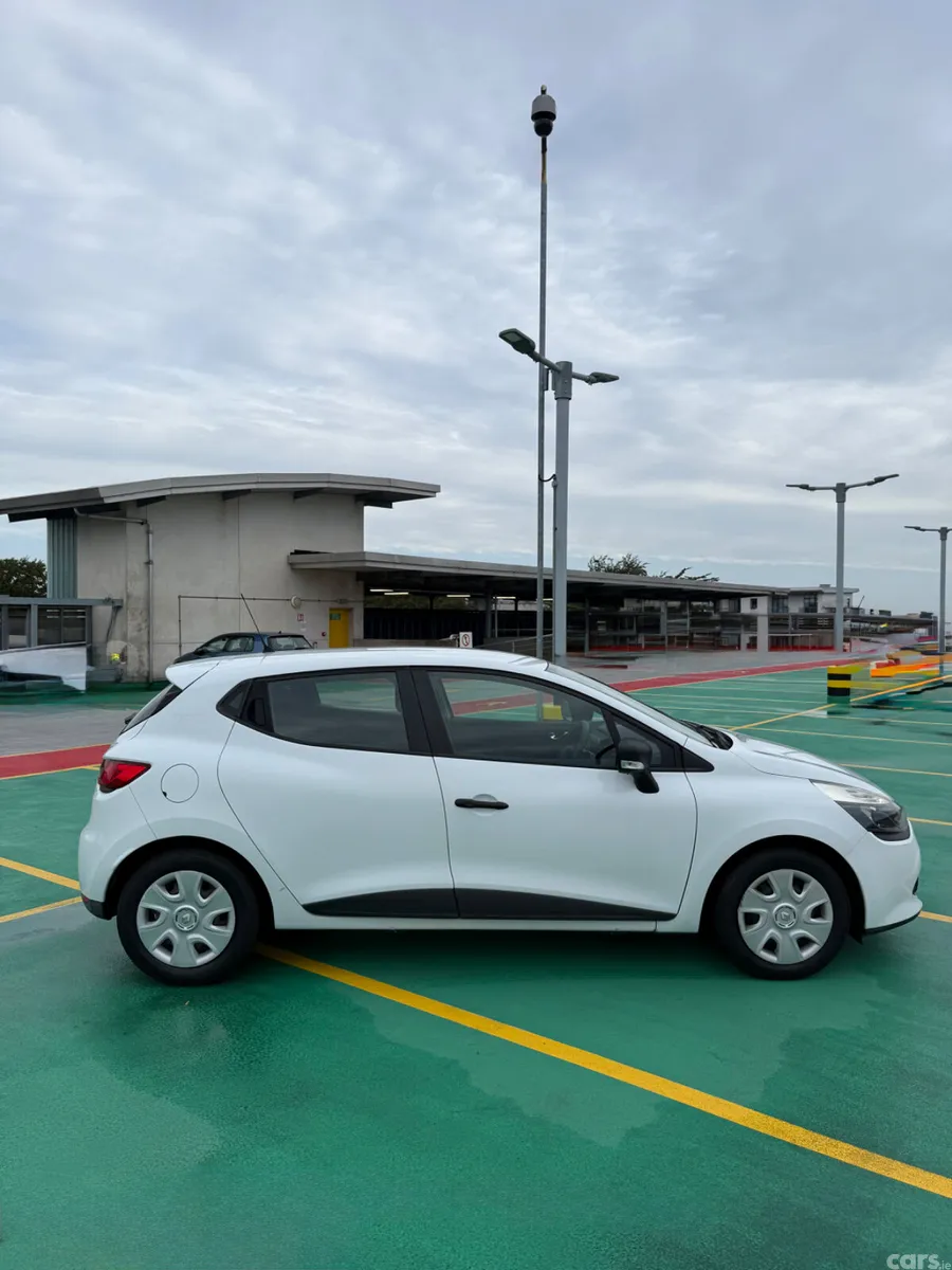 Renault Clio Hatchback, Petrol, 2014, White