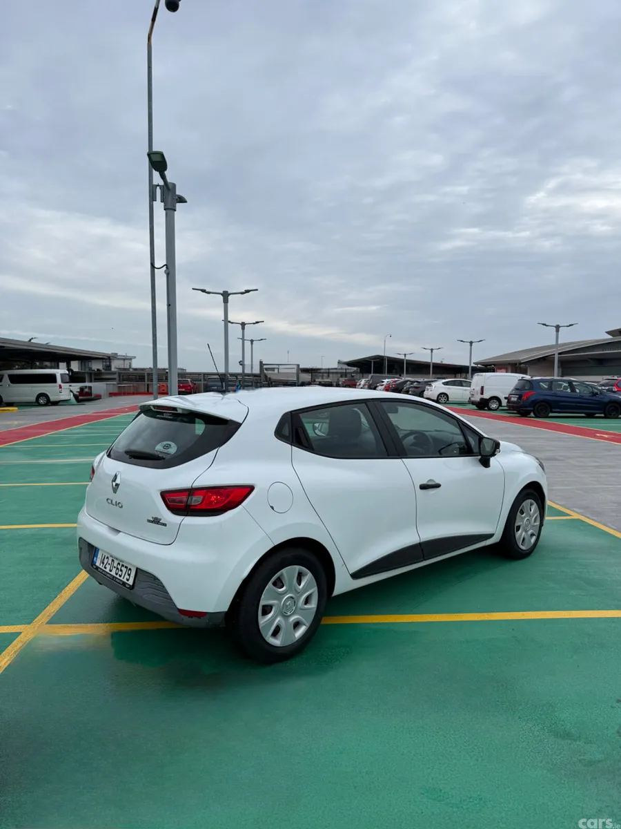 Renault Clio Hatchback, Petrol, 2014, White