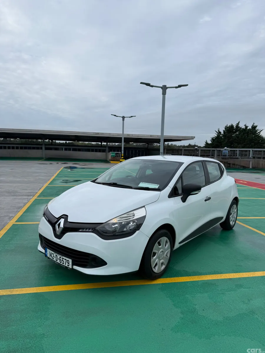 Renault Clio Hatchback, Petrol, 2014, White