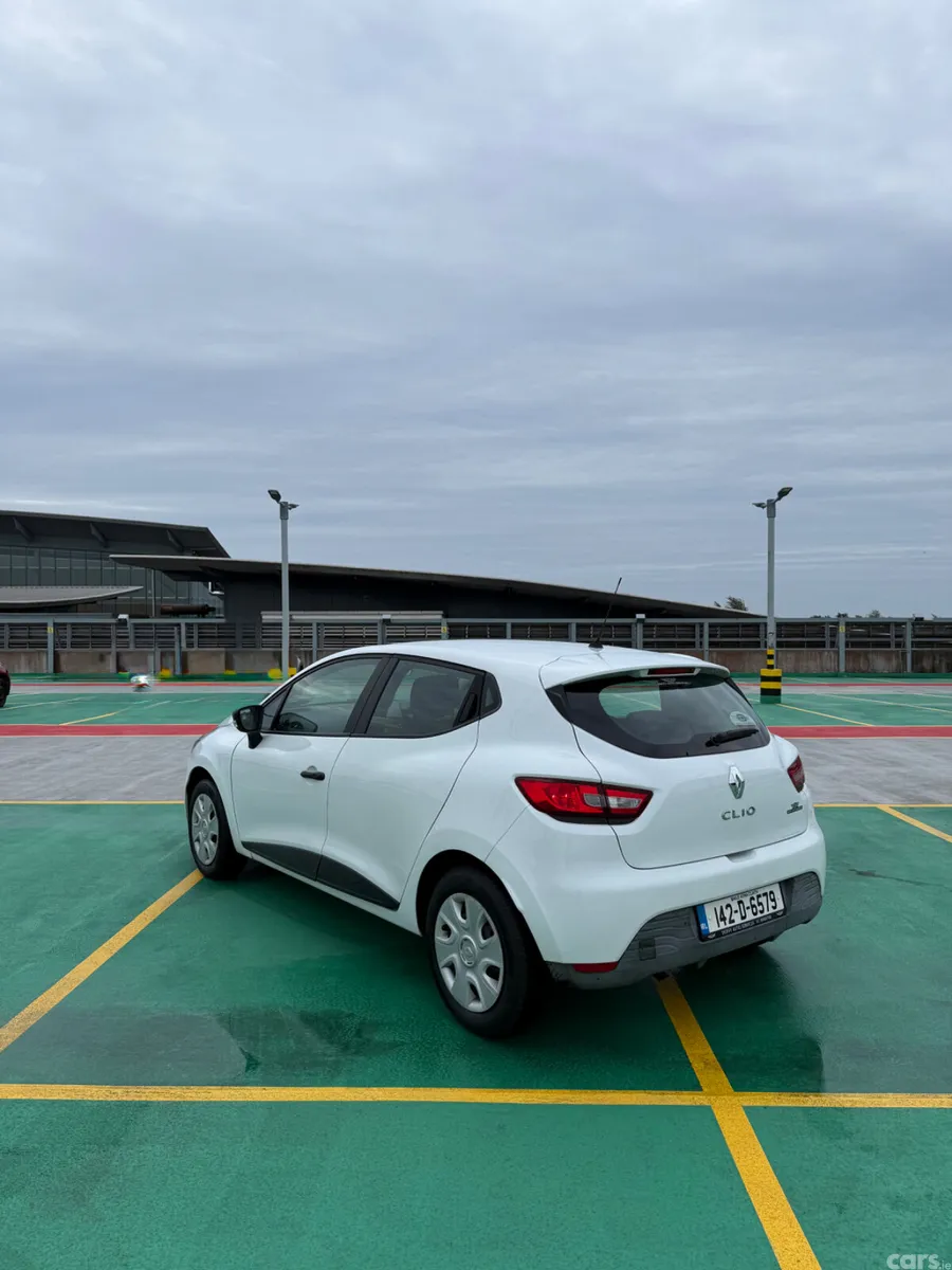 Renault Clio Hatchback, Petrol, 2014, White
