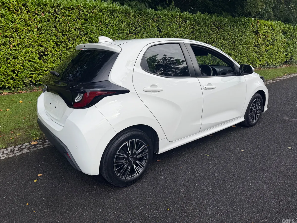 Toyota Yaris Hatchback, Petrol, 2021, White