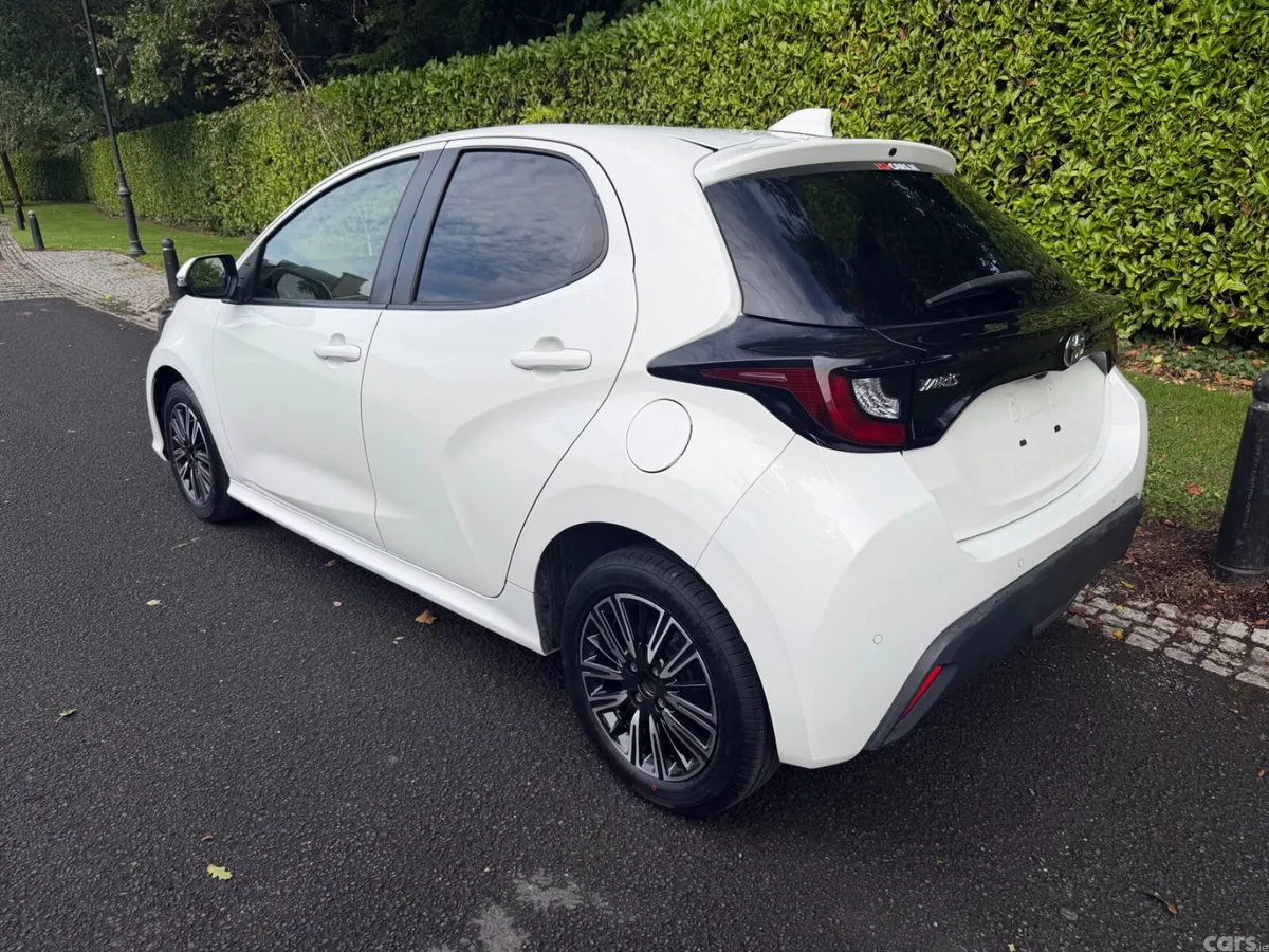 Toyota Yaris Hatchback, Petrol, 2021, White
