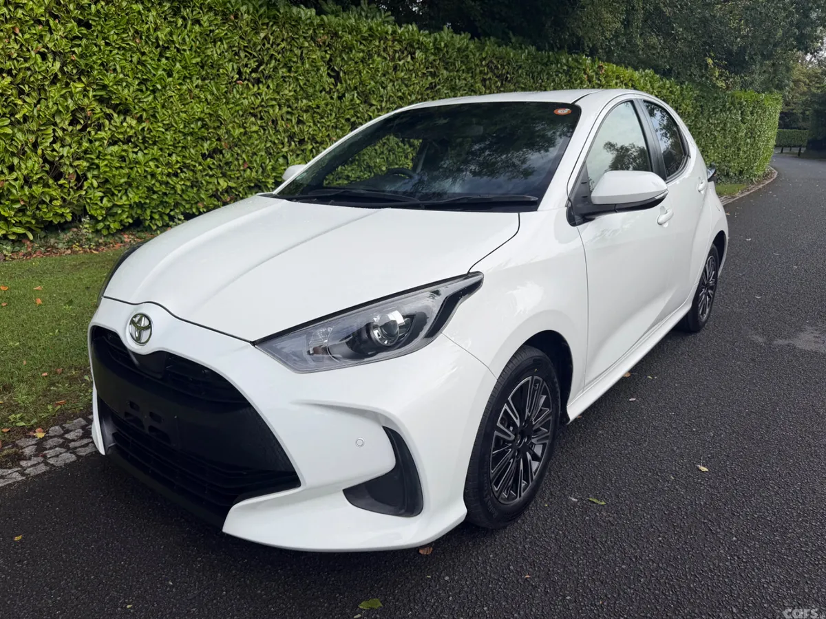 Toyota Yaris Hatchback, Petrol, 2021, White