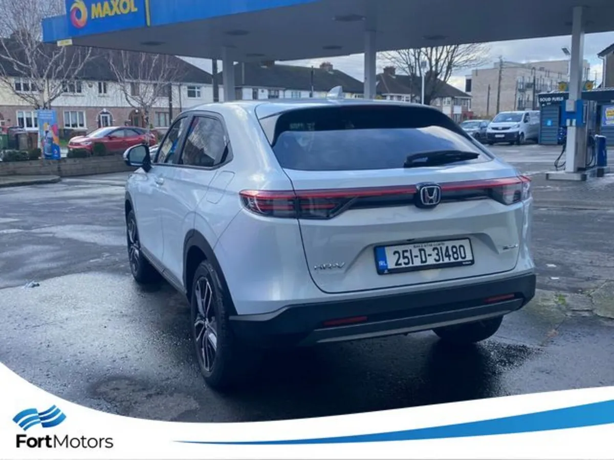 Honda HR-V Hatchback, Petrol Hybrid, 2025, White