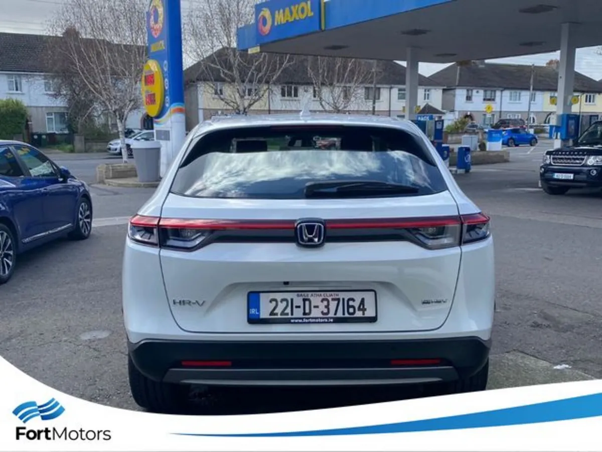 Honda HR-V Hatchback, Petrol Hybrid, 2022, White