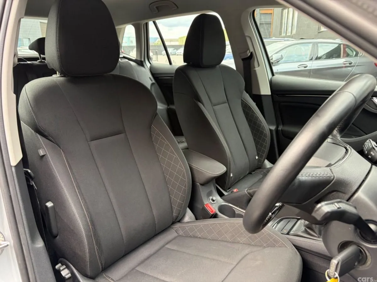 Skoda Kamiq Hatchback, Petrol, 2023, Silver