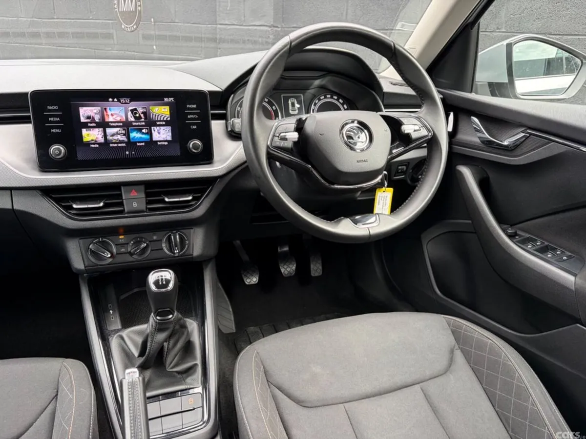 Skoda Kamiq Hatchback, Petrol, 2023, Silver