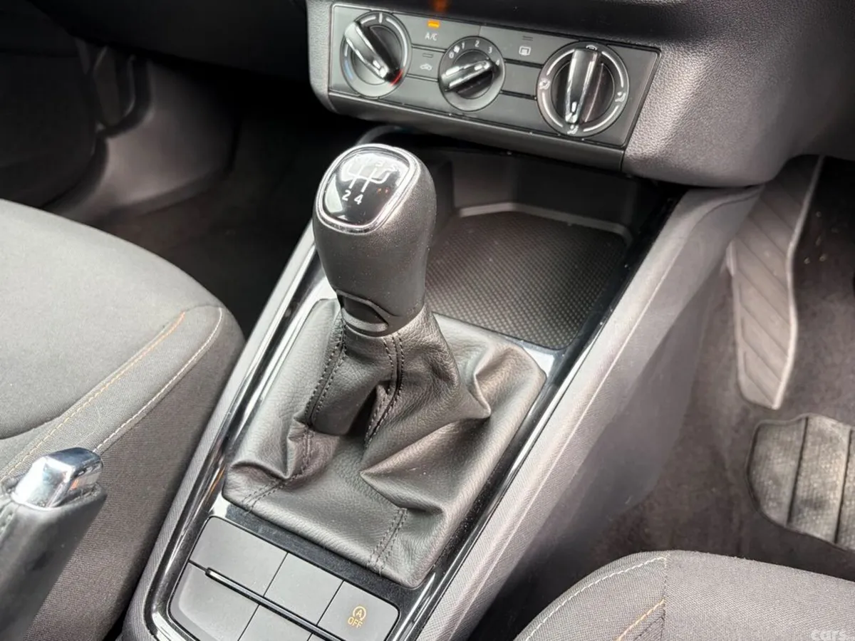 Skoda Kamiq Hatchback, Petrol, 2023, Silver