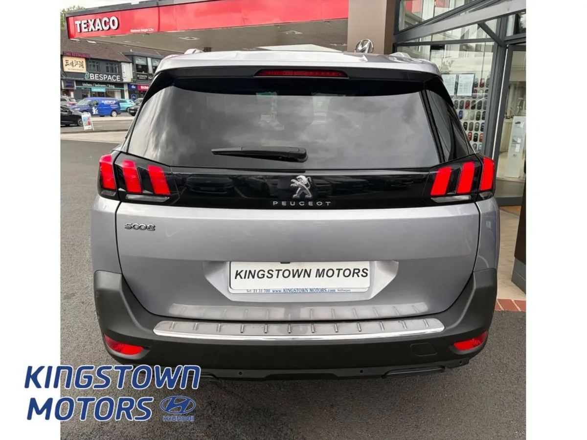 Peugeot 5008 MPV, Petrol, 2021, Grey