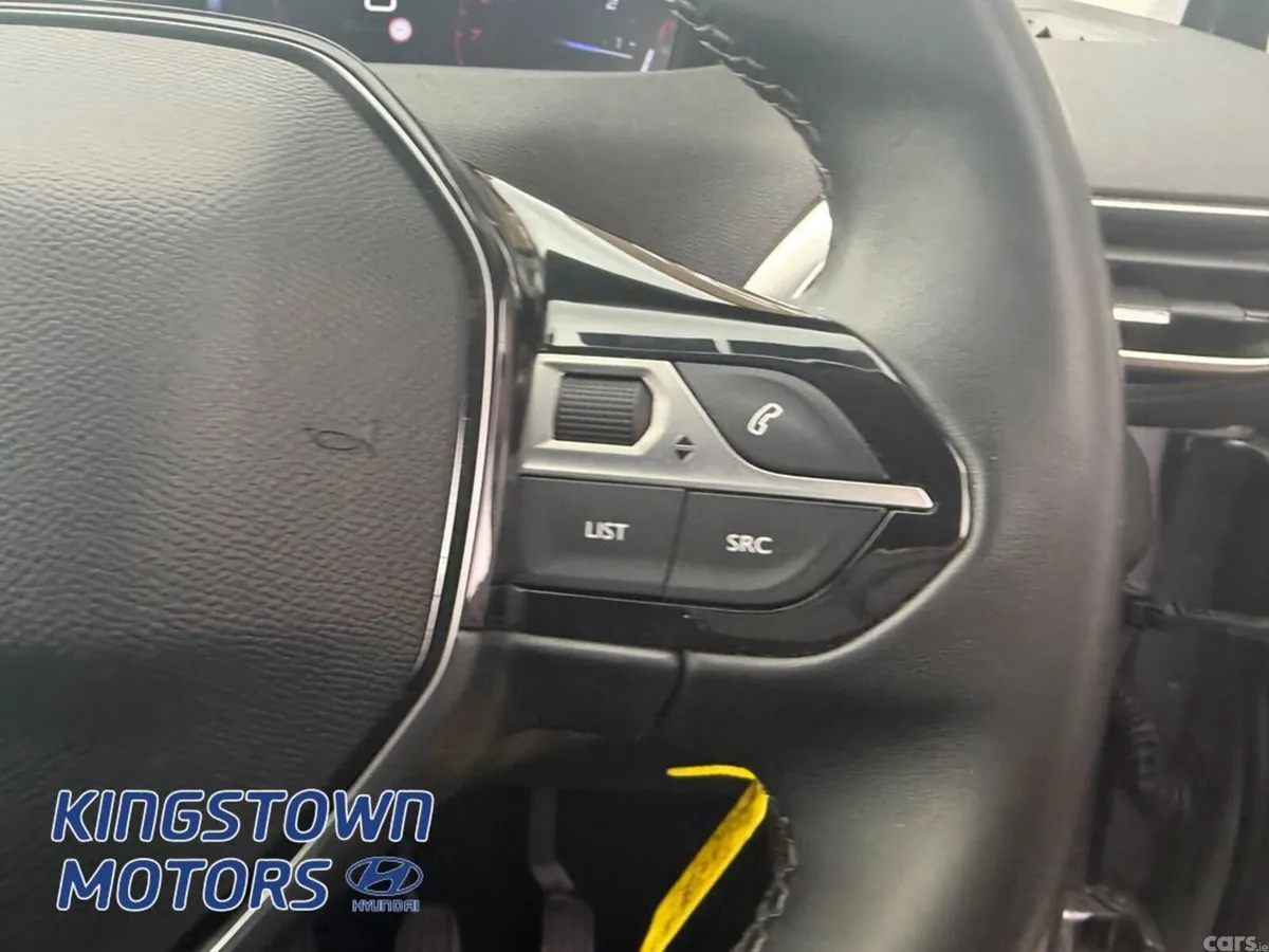 Peugeot 5008 MPV, Petrol, 2021, Grey