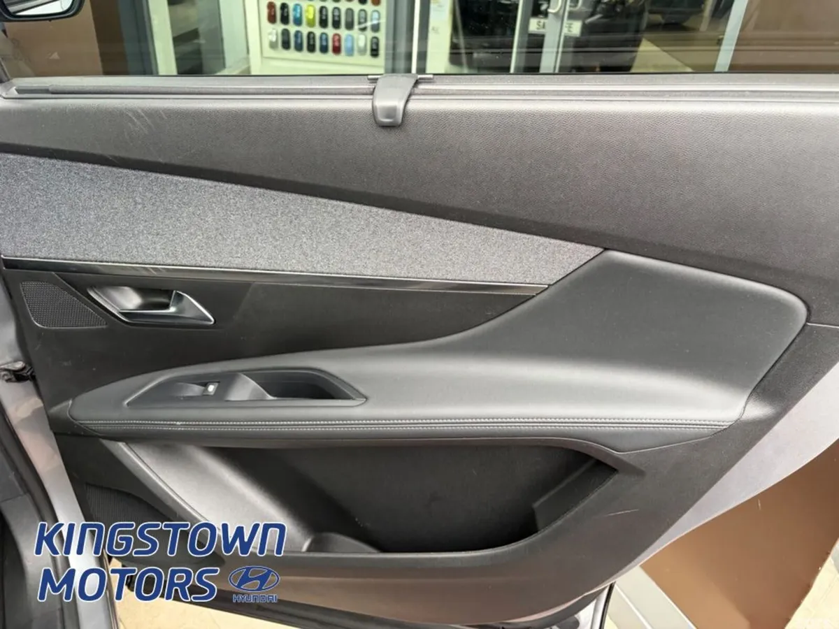 Peugeot 5008 MPV, Petrol, 2021, Grey