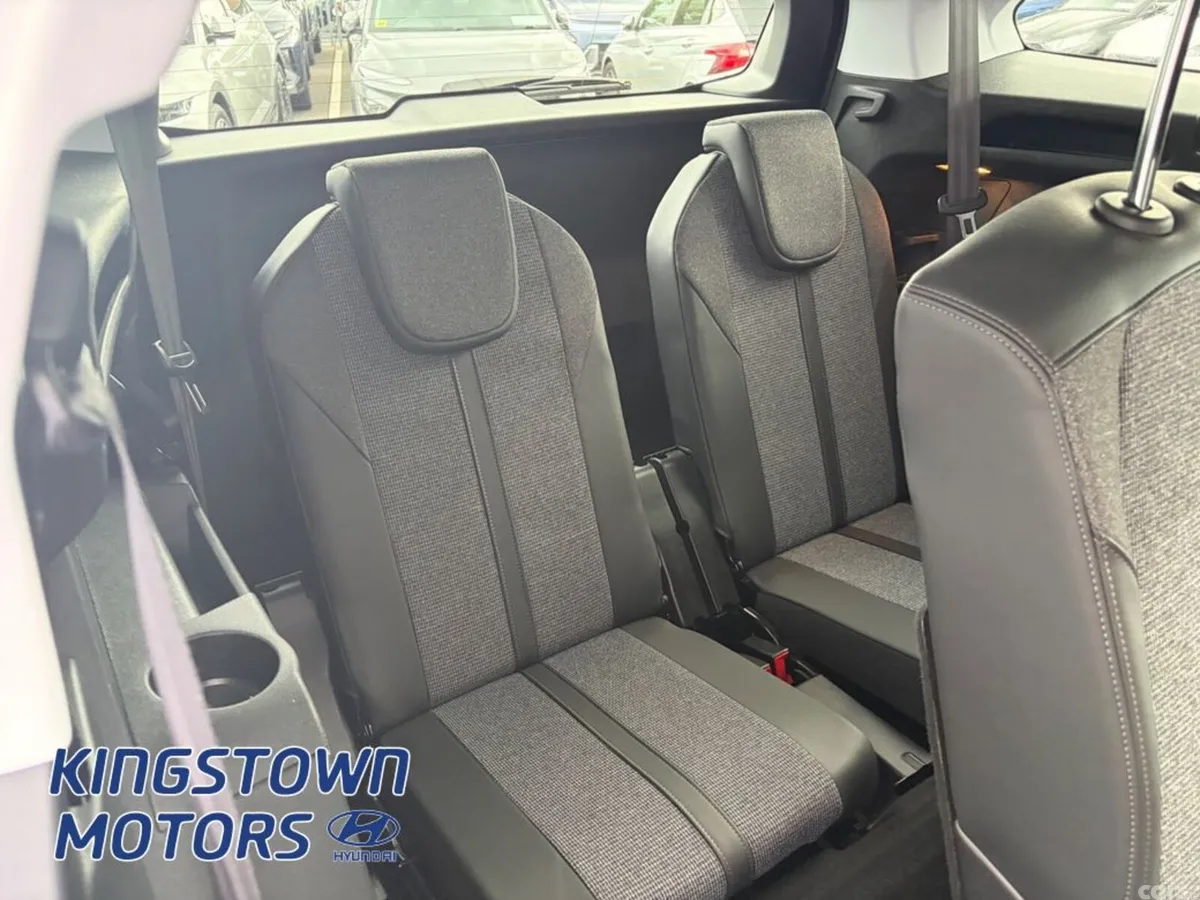 Peugeot 5008 MPV, Petrol, 2021, Grey