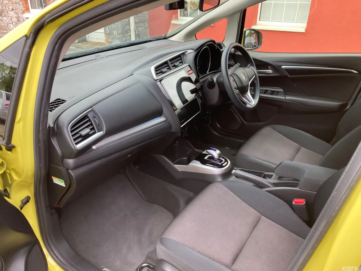 Honda Fit Hatchback, Petrol Hybrid, 2016, Yellow
