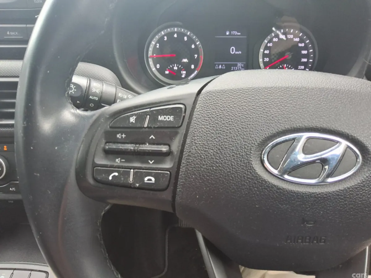 Hyundai i10 Hatchback, Petrol, 2023, White