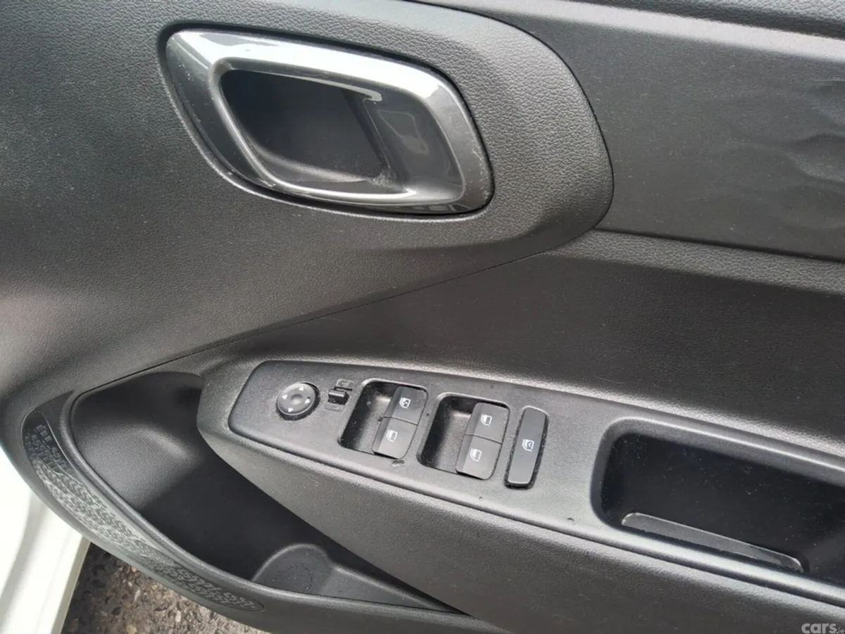Hyundai i10 Hatchback, Petrol, 2023, White