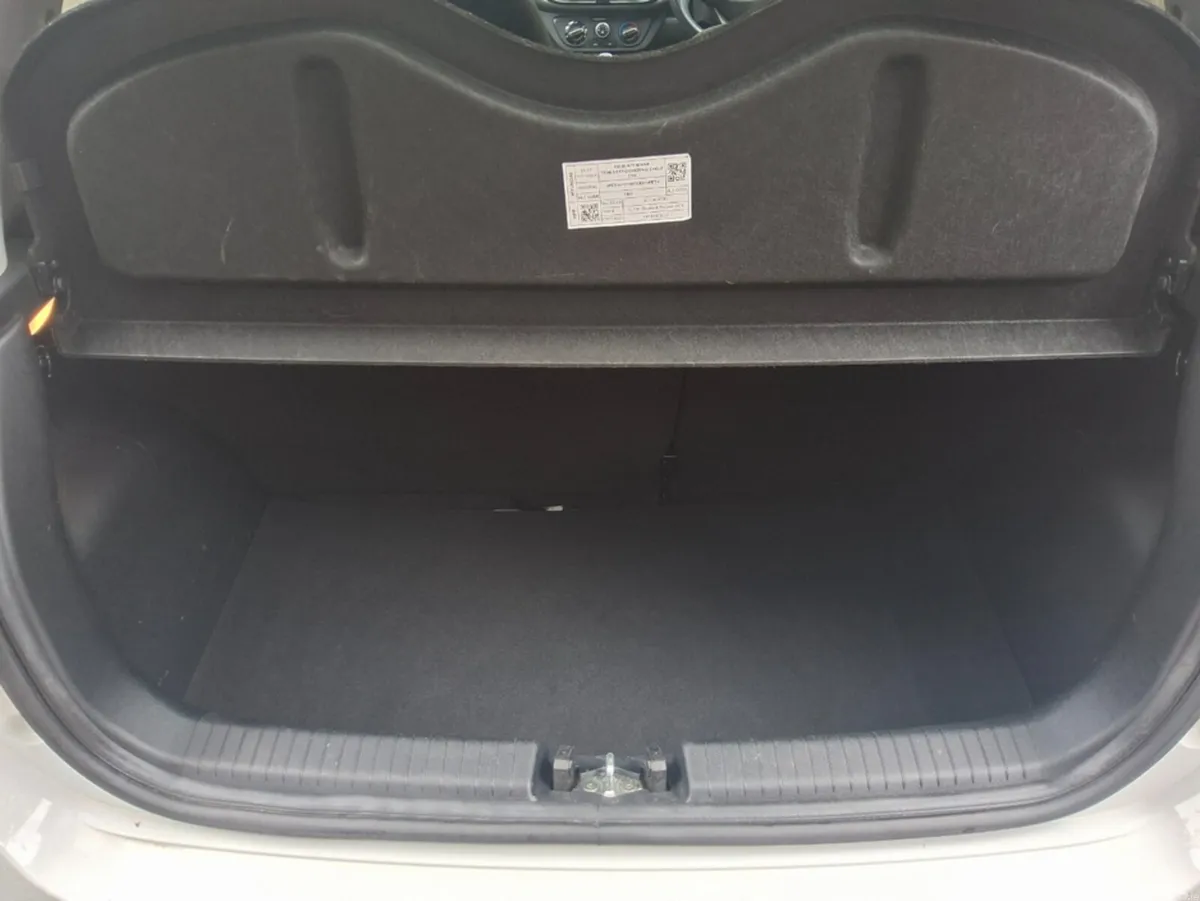 Hyundai i10 Hatchback, Petrol, 2023, White