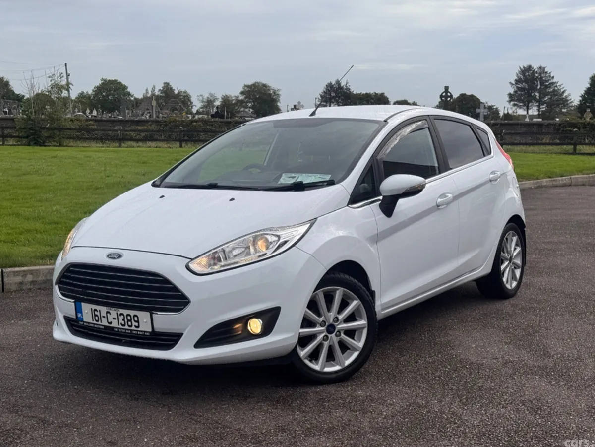 Ford Fiesta Hatchback, Petrol, 2016, White
