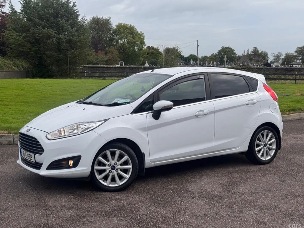 Ford Fiesta Hatchback, Petrol, 2016, White