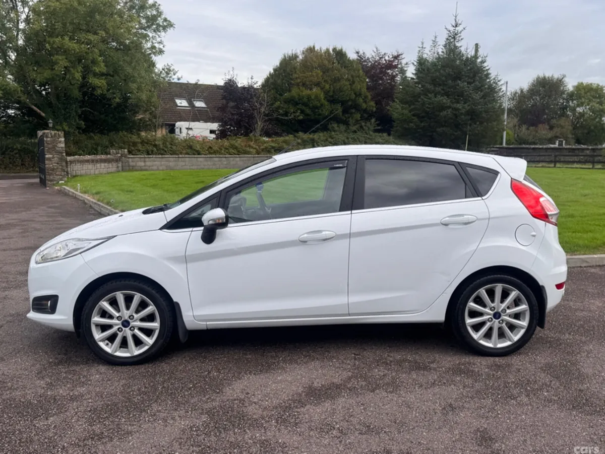 Ford Fiesta Hatchback, Petrol, 2016, White