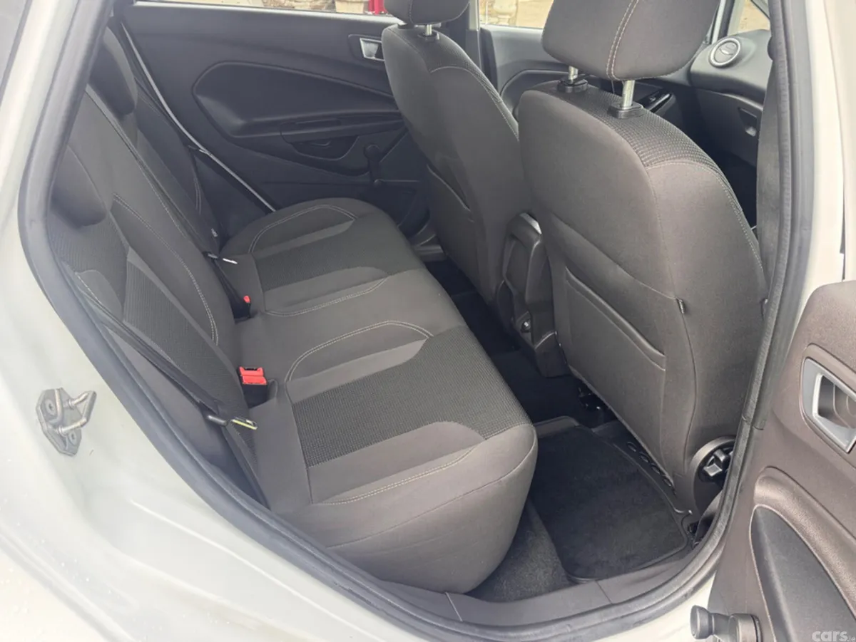 Ford Fiesta Hatchback, Petrol, 2016, White
