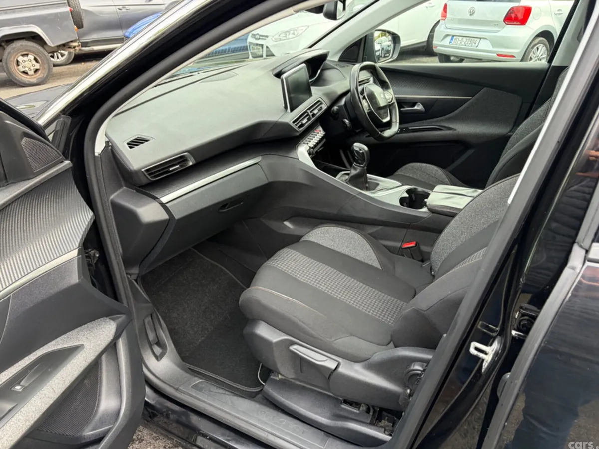 Peugeot 3008 MPV, Diesel, 2018, Black