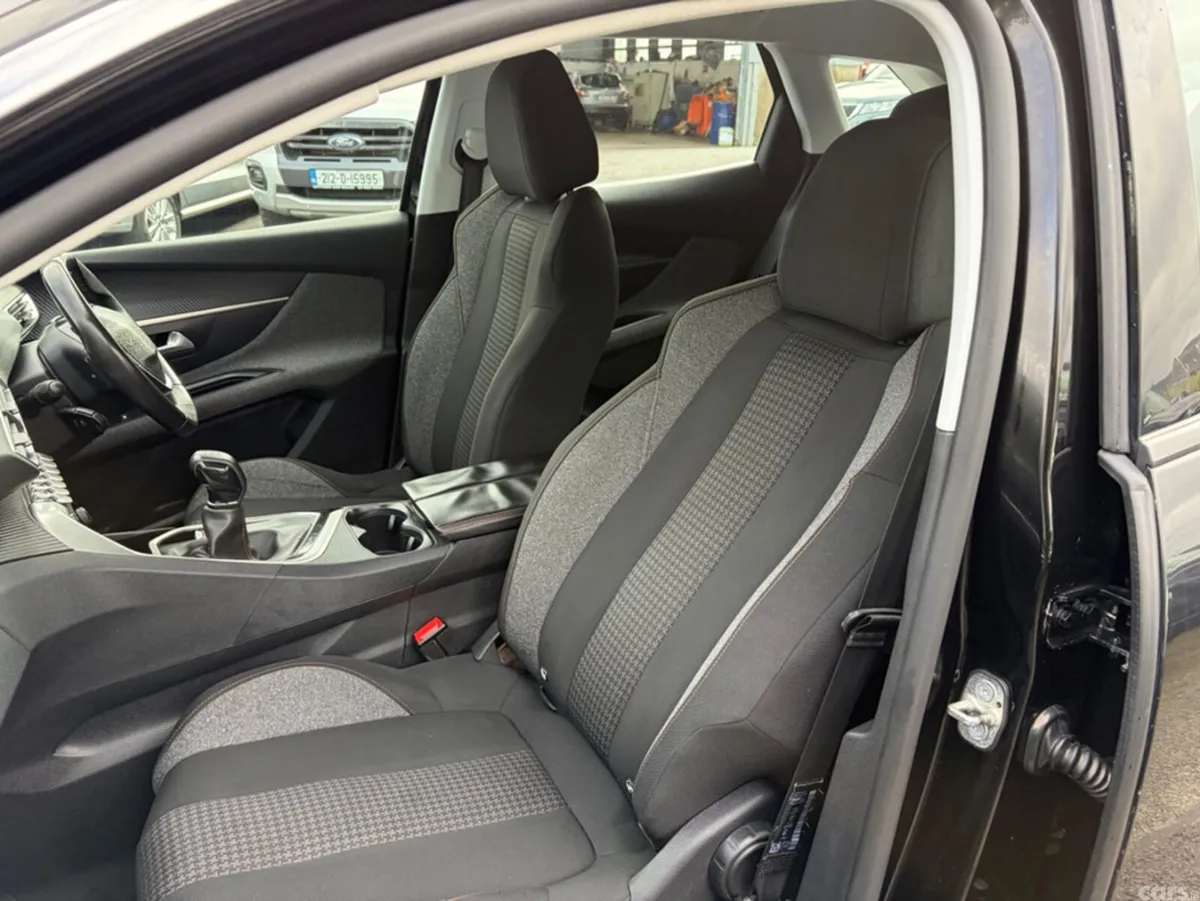 Peugeot 3008 MPV, Diesel, 2018, Black
