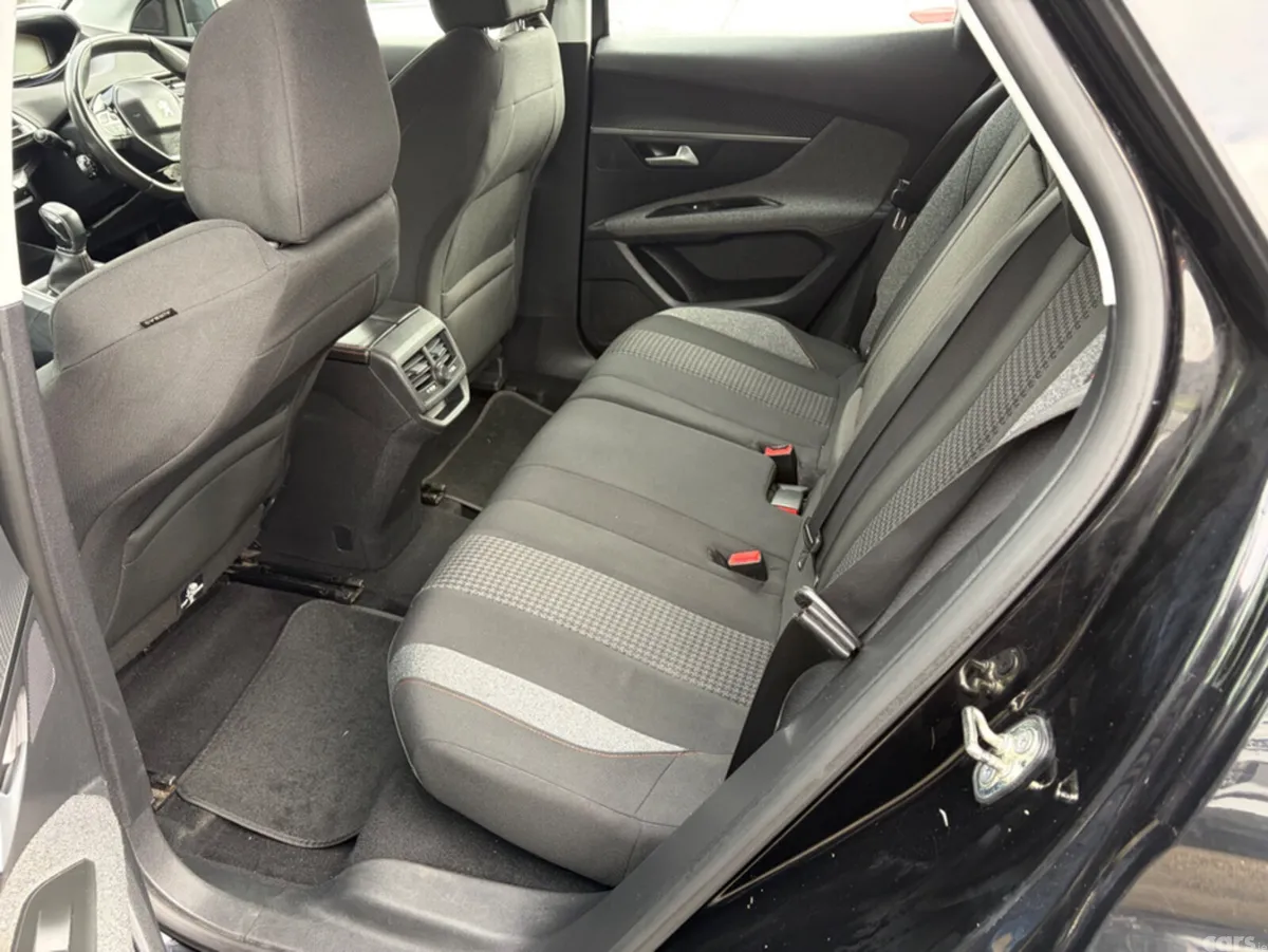 Peugeot 3008 MPV, Diesel, 2018, Black