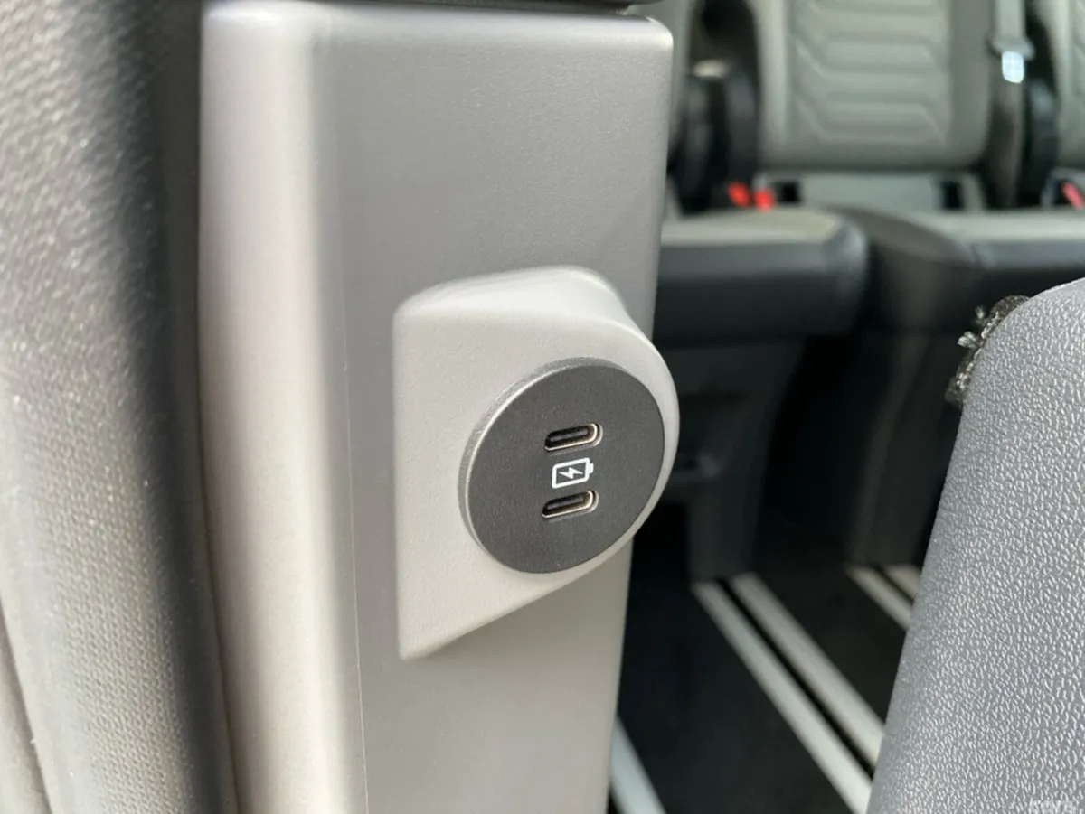 Ford Tourneo Custom Van, Petrol Plug-in Hybrid, 2026, Silver